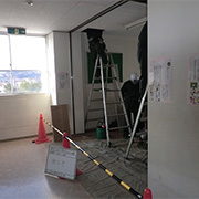 危害防止装置取付施工中